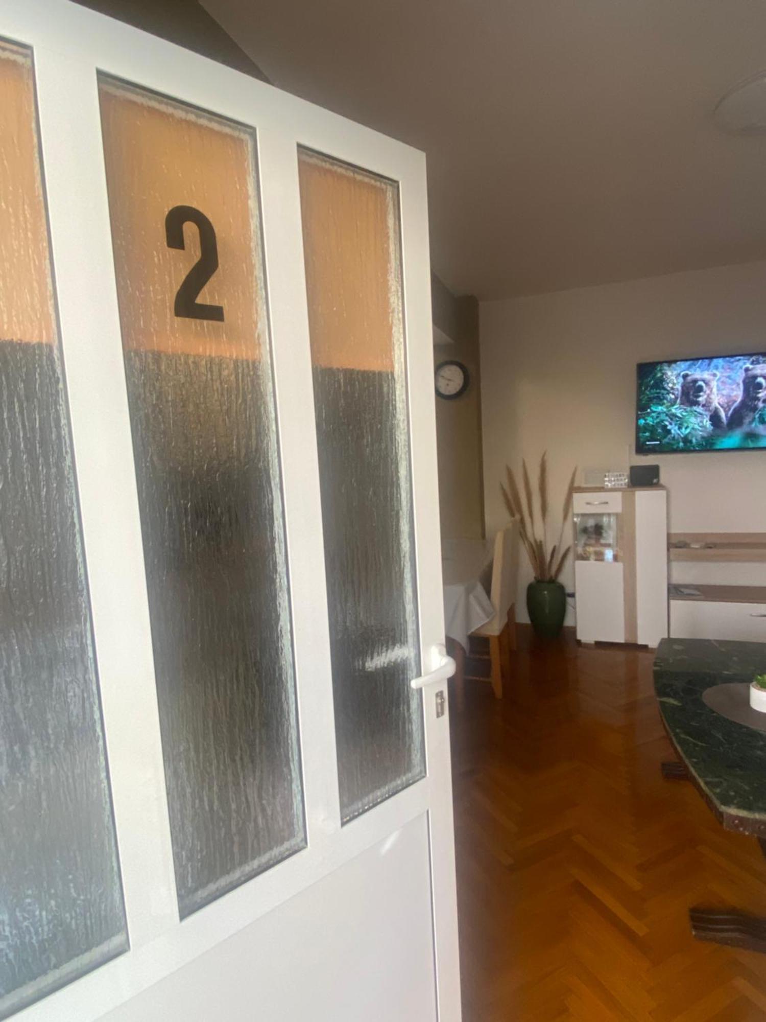 Apartman Stefan Appartement Karlobag Buitenkant foto