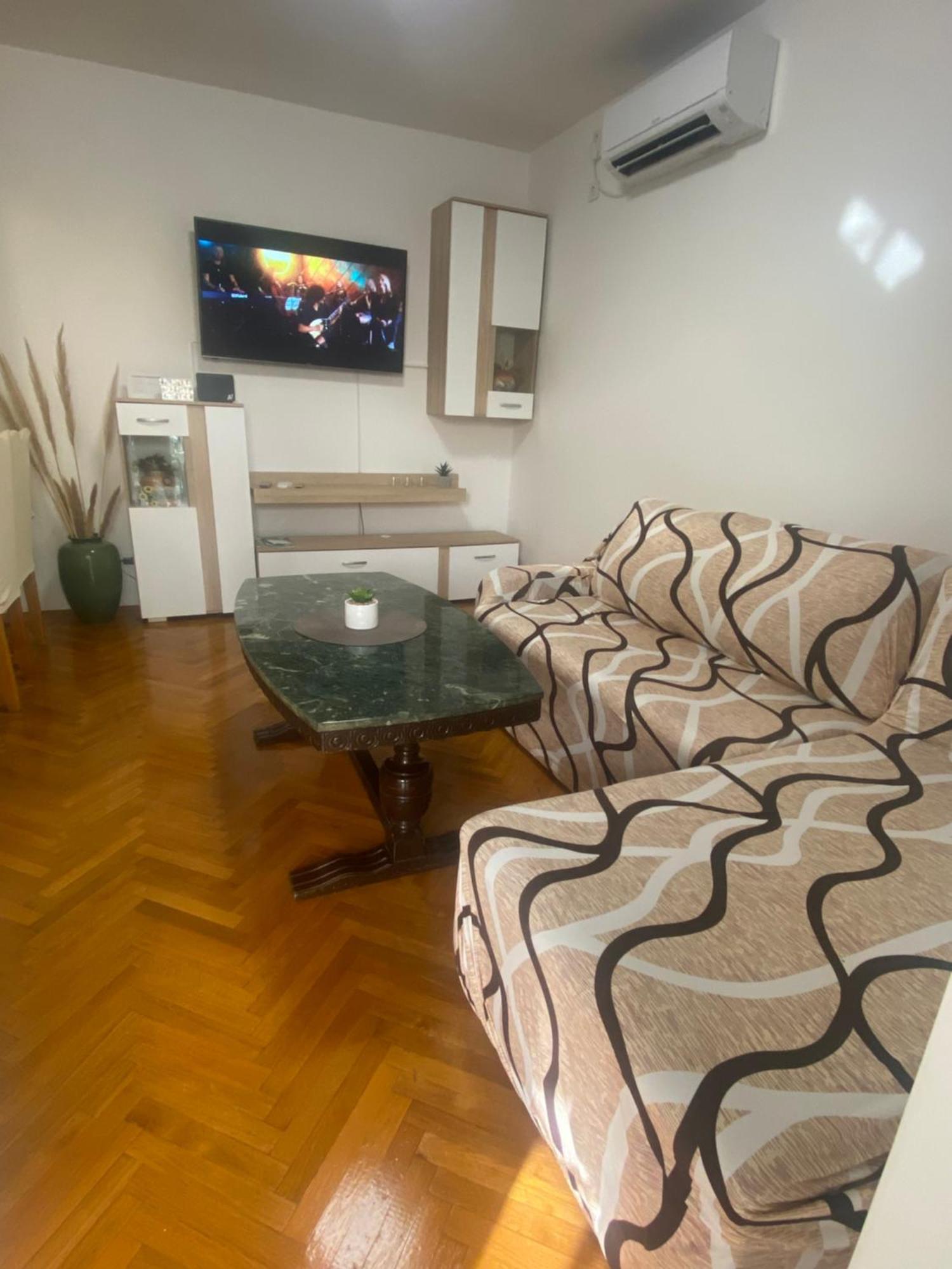 Apartman Stefan Appartement Karlobag Buitenkant foto